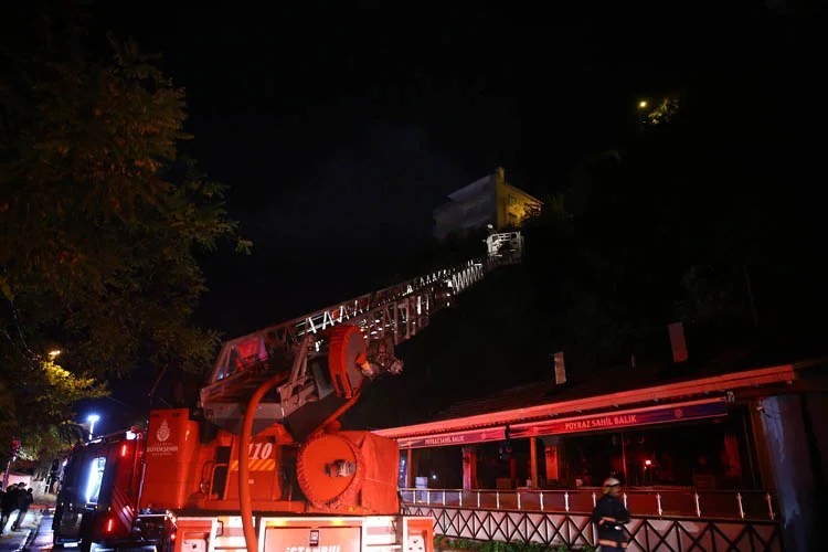 Beykoz Poyrazköy'de yangın 1 beykoz poyyangi W5gvJNlgHh