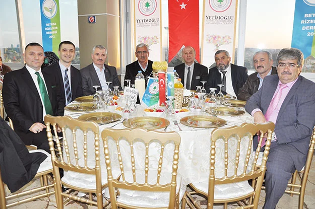 Beykozlu Rizeliler, 1000'i aşkın hemşerisini Çavuşbaşı Kasrı'nda bir araya getirdi.