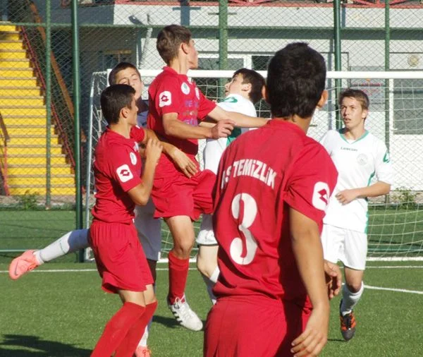 Galatasaray Florya Tesisleri’nde gerçekleşen U-14 İstanbul İlçelerarası Futbol Şampiyonası final