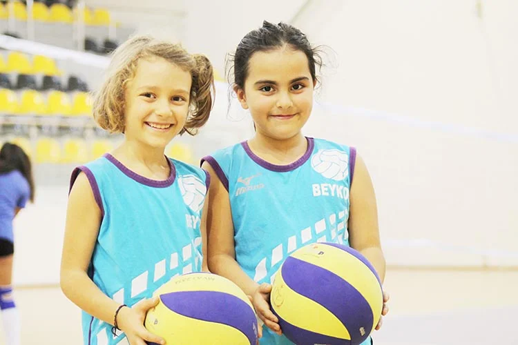 Beykoz'da Voleybol Şubesi olan birkaç kulüpten biri olan Belediyespor‘da altyapı