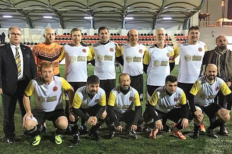 Türkiye Veteranlar Futbol Ligi Marmara 1. Grubunda mücadele eden 3