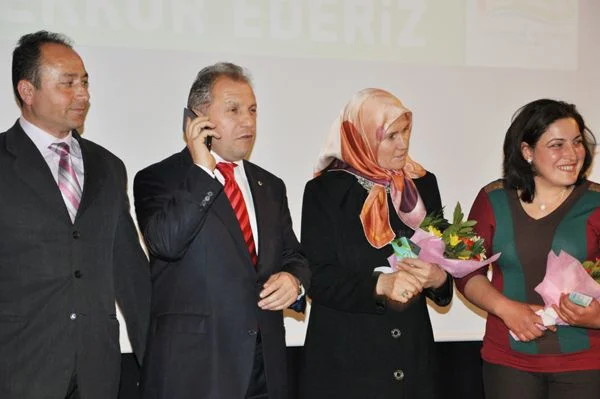 Beykoz'lu yarışmacıya birinci olması halinde bilezik sözü veren Kaymakam Süleyman