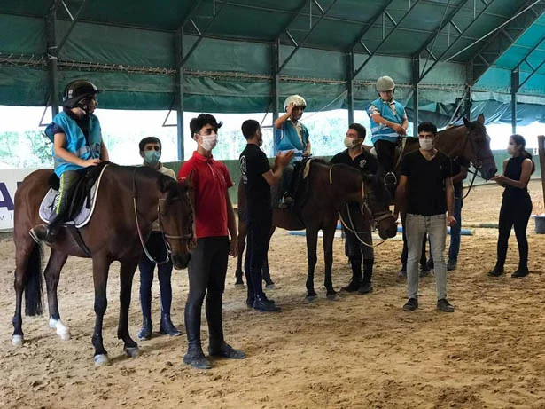 Beykoz'da engelli miniklere atla terapi dönemi 1 beykozatterapidb2 9eBgfl68bM