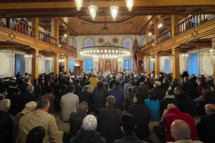 Beykoz halkı bayram sabahında kucaklaştı 1