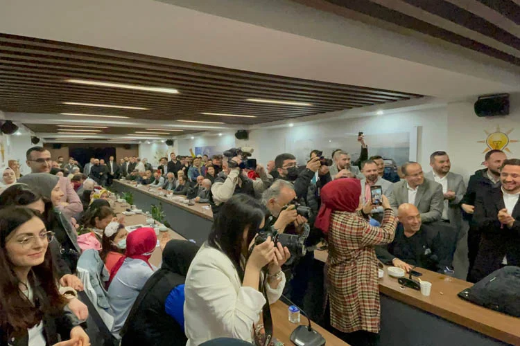 AK Parti Beykoz İlçe Başkanlığı, pandemi döneminin ardından yüz yüze