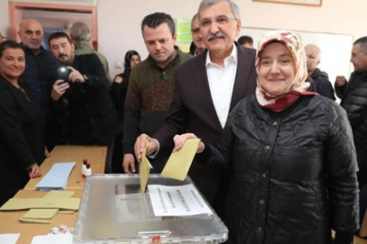 Beykoz Belediye Başkanı Murat Aydın'ın eşi Bedriye Aydın'ın koronavirüse yakalandığı