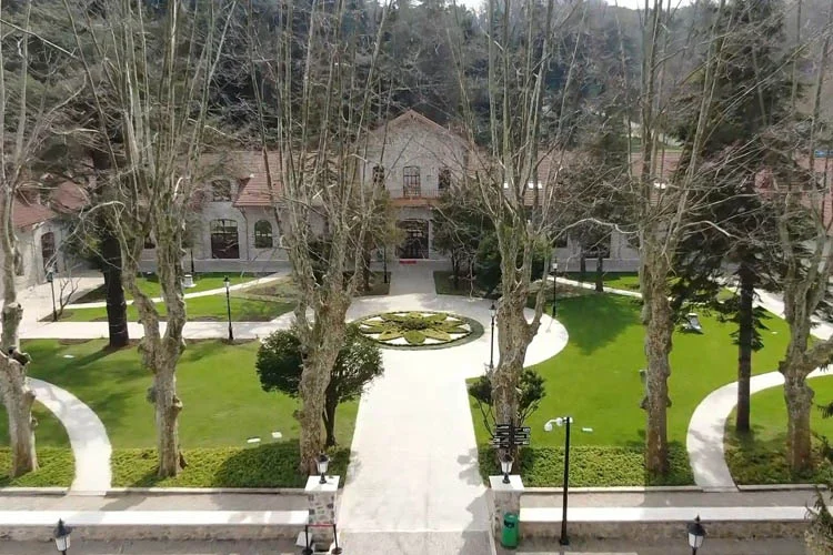 Cumhurbaşkanı Erdoğan'ın açılışını gerçekleştirdiği Beykoz Cam ve Billur Müzesi, ziyaretçi