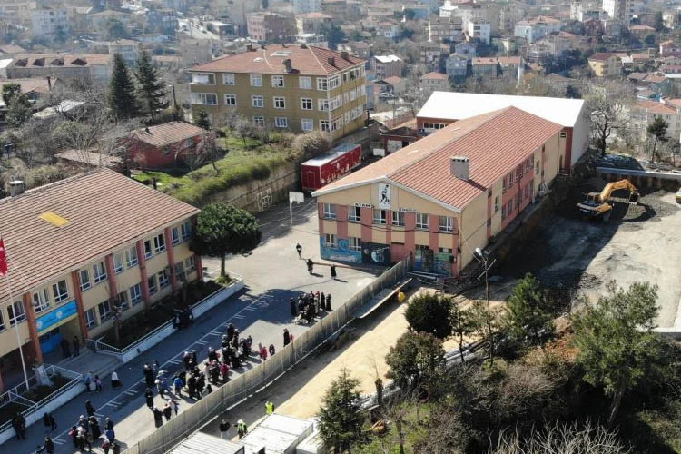 Gölcük'te 21 yıl önce yaşanan deprem sonrası Beykoz'da 16 okul,
