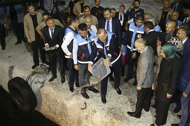 Erdoğan, balıkçıları Beykoz'dan yolcu etti 4 beykozdanvirabismillah 4E8VjRgunV