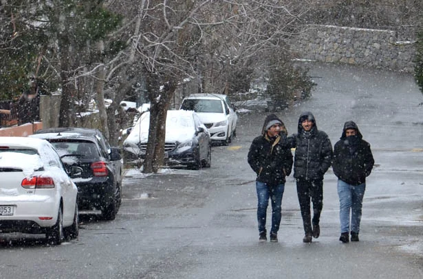 Beykoz ve İstanbul'da etkisini gösteren ve 24 saat süren kar