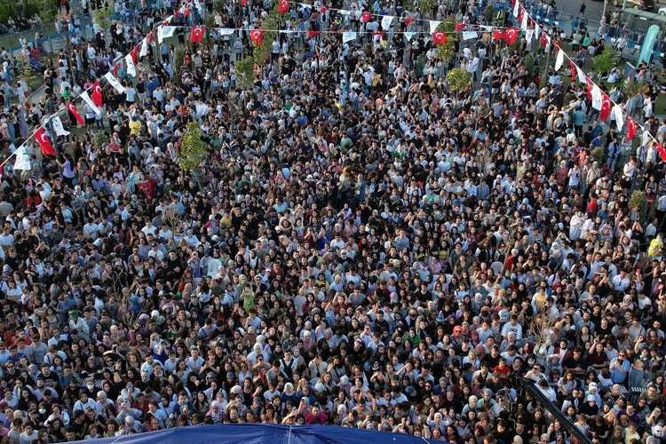 Gripin şarkılarıyla Beykoz Sahilinde yankılandı 1 beykozgridb1 4Y7V8zsSy0