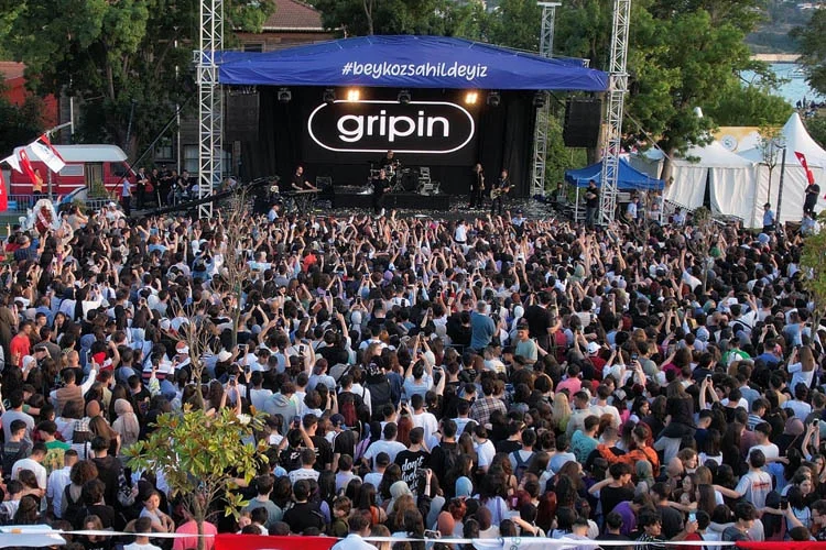 Beykoz Sahil Etkinlikleri kapsamında sevilen müzik grubu Gripin ilçe sakinlerine