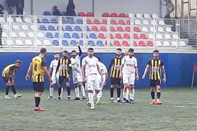 Grubunda ilk iki mücadelesi veren Beykoz 1908 ile Kartaltepespor’un mücadelesinin