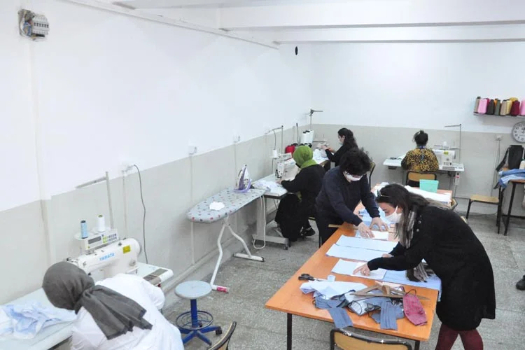Beykoz Halk Eğitim Merkezi, pandemiyle mücadeleye destek vermek amacıyla usta