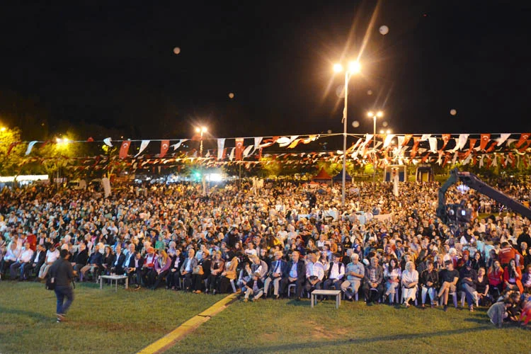 İlçede ikamet eden vatandaşlar geçtiğimiz akşam Beykoz Çayırı'nda başlayan festivaldeki