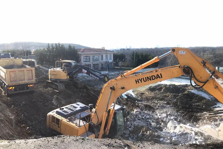 Beykoz Belediyesi bölge halkını spora teşvik etmek için yarı olimpik