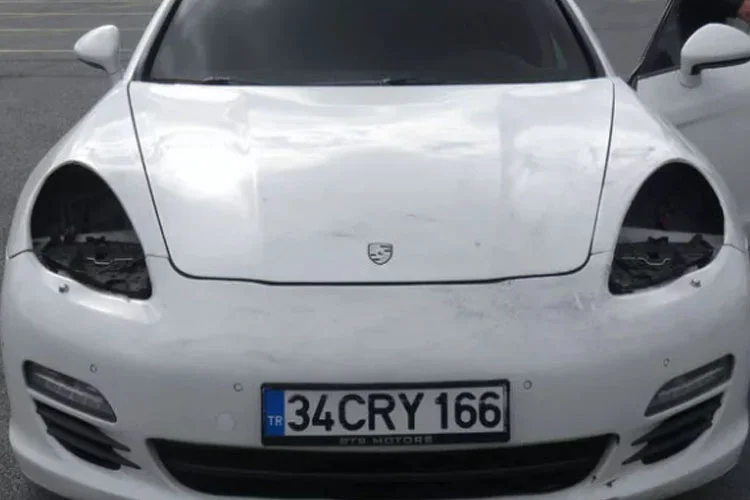 Beykoz'da gece yarısı yaşanan hırsızlık olayı pes dedirtti. Motosikletli iki