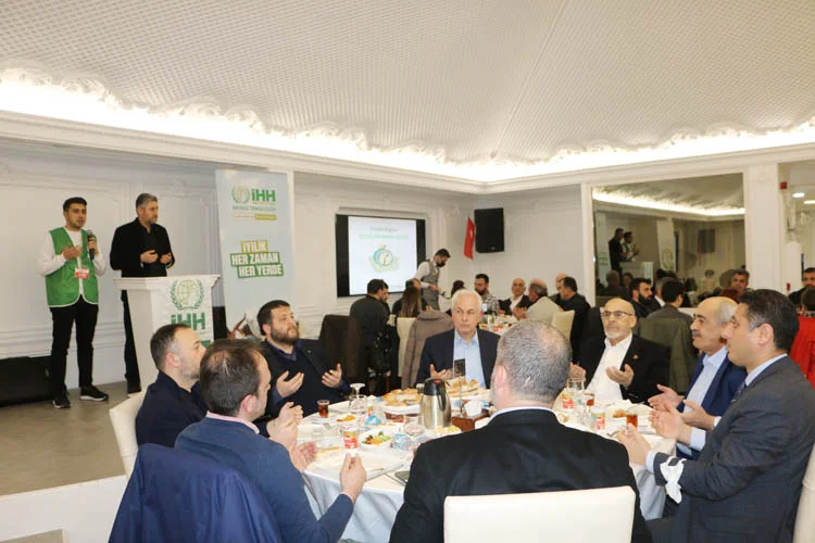 İHH Beykoz'dan 100 aileye biner lira destek 1 beykozihh17 wGa2KyhqVs