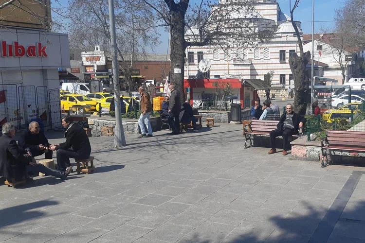 Beykoz’da yeni tip koronavirüs (COVID-19) nedeniyle devletin çeşitli birimlerince vatandaşlara