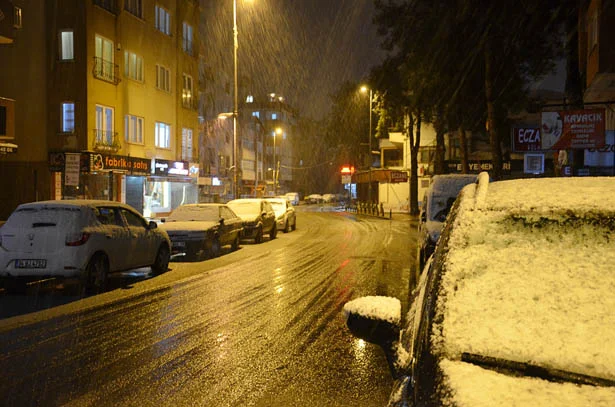 Meteoroloji İşleri Genel Müdürlüğünden yapılan uyarılarda Beykoz başta olmak üzere