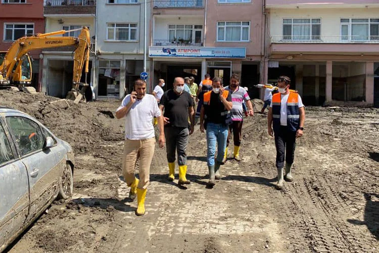 KAS-DER Beykoz Şube Başkanı Süleyman Çalık afet bölgesi Kastamonu’ya Beykoz'un