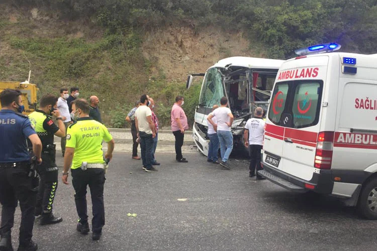 Çavuşbaşı bölgesinde Beykoz Belediyesine ait bir servis aracı ile çöp