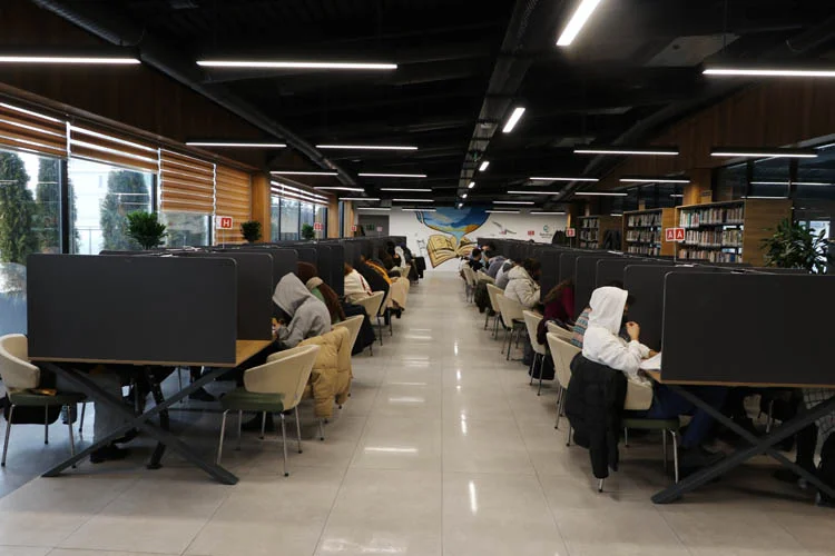 Beykoz'da yapımı tamamlanarak kullanıcılarının hizmetine açılan kütüphaneler ziyaretçilerini bekliyor.