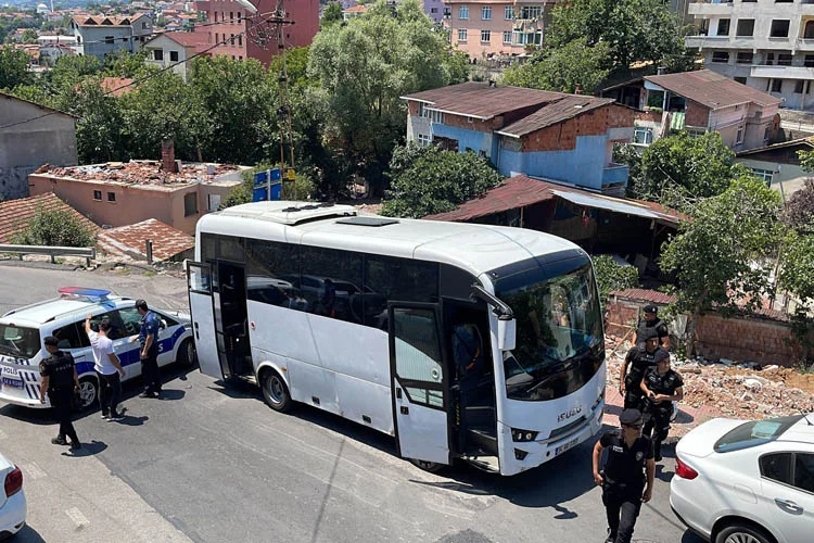 Beykoz'da gergin anlar... Polis havaya ateş açtı 2 beykozkentdb3 OELSGmQBqz
