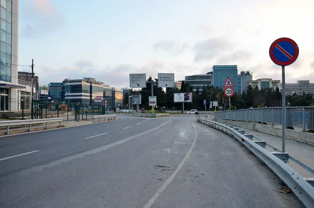 İçişleri Bakanlığı genelgesiyle ülke genelinde uygulanan 56 saatlik sokağa çıkma