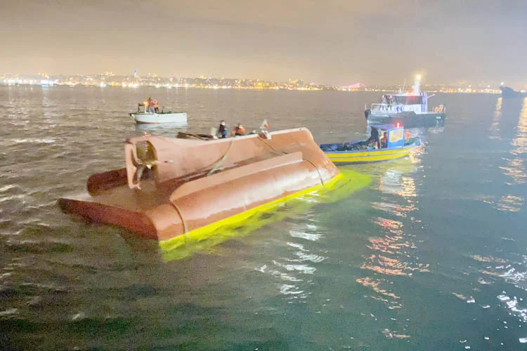 Beykozlu balıkçıların avlanmak üzere Marmara bölgesine doğru açıldığı balıkçı teknesi