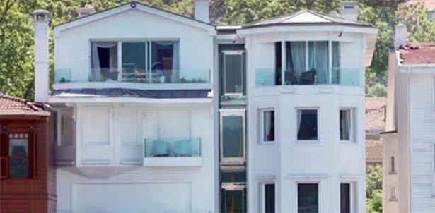 Beykoz Kanlıca'da bulunan yalıda Koruma Kanununa aykırı tadilat yaptığı iddiasıyla