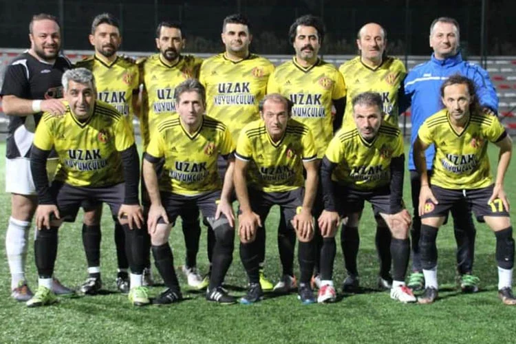 Beykoz Masterler futbol takımı, Kartal 75.Yıl Stadında oynadığı karşılamada Özbalkangücü