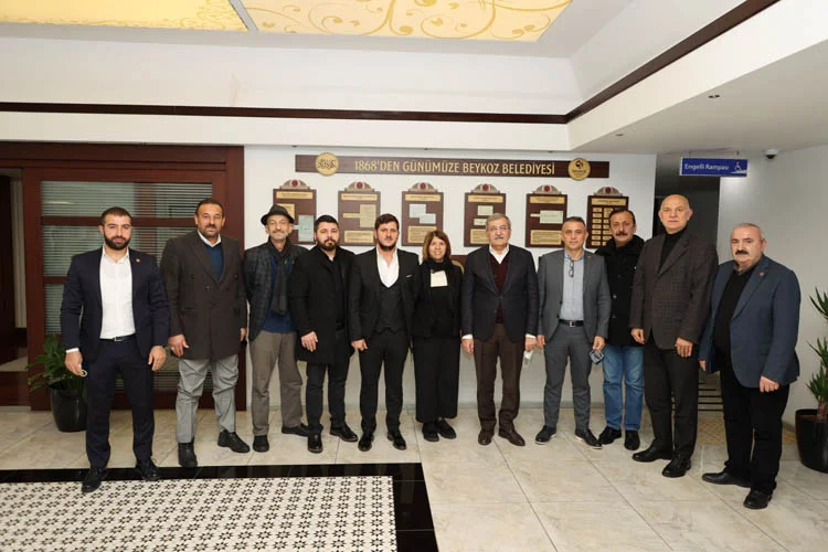 Beykoz Muhtarlar Derneği'nin yeni yönetimi Belediye Başkanı Murat Aydın ile