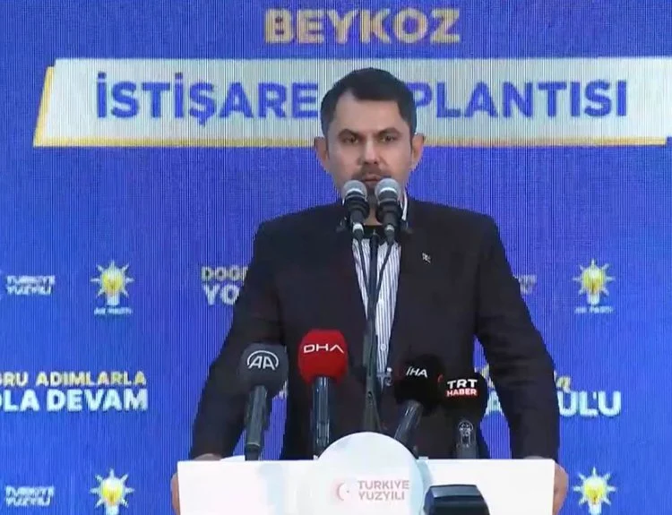 Beykoz'da konuşan Çevre ve Şehircilik Bakanı Kurum, gerigörünüm ve etkilenme