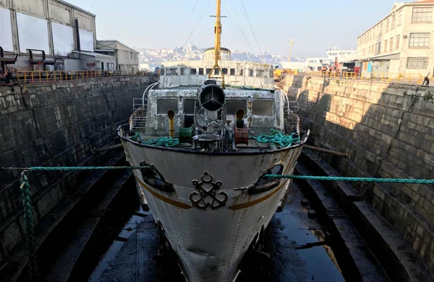 Beykoz'un adını tarihe yazdıran Paşabahçe Vapuru'nun restorasyon çalışmaları Haliç Tersanesinde