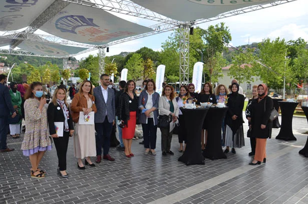 Beykoz’un Resim Hali Yarışmasında dereceye girenler düzenlenen törenle ödüllerine kavuştu.