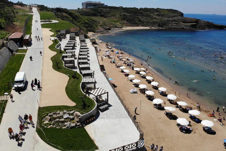 Beykoz Kaymakamlığı'nın aldığı karar gereğince ilçe genelinde bugün de denize