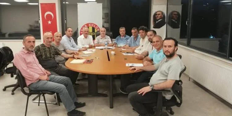 Beykoz Spor Kulübü Derneği’nin olağan kongresinde seçilen Zeki Aksu başkanlığındaki