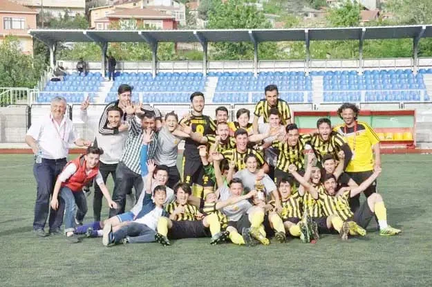 U19 Türkiye Şampiyonası'nda İstanbul'u temsil edecek olan 14 takımdan biri