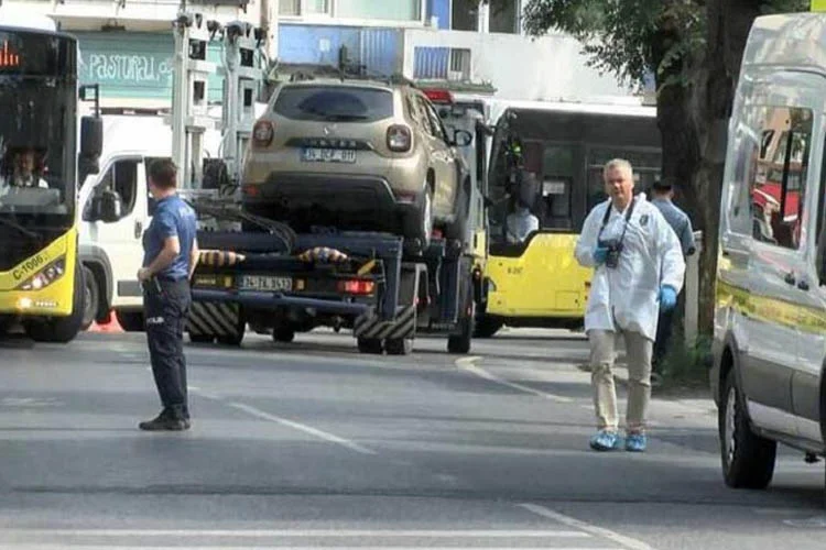 Beykoz'da geçtiğimiz günlerde yaşanan silahlı kavga olayı kameralara böyle yansıdı.