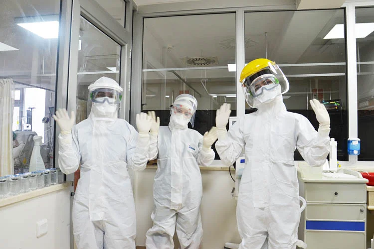 Dost Beykoz ekibi, Beykoz Devlet Hastanesi Kovid-19 yoğun bakım servisinde
