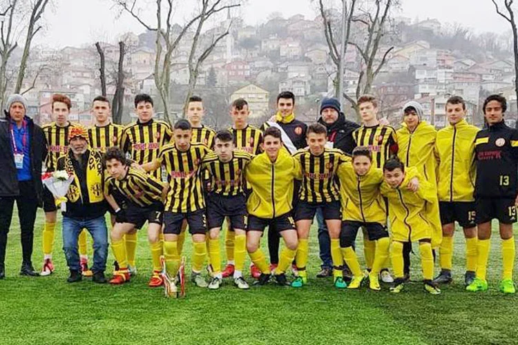 İstanbul Amatör Liglerinde hafta sonu itibarı ile U15 Yaş Gruplarında