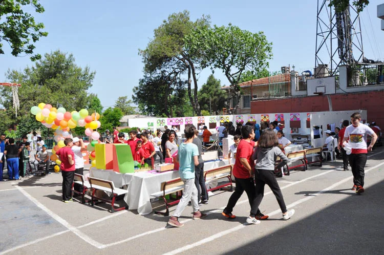 Paşabahçe Ortaokulu Öğrencileri tarafından hazırlanan TÜBİTAK Bilim Şenliği'nde birbirinden ilginç
