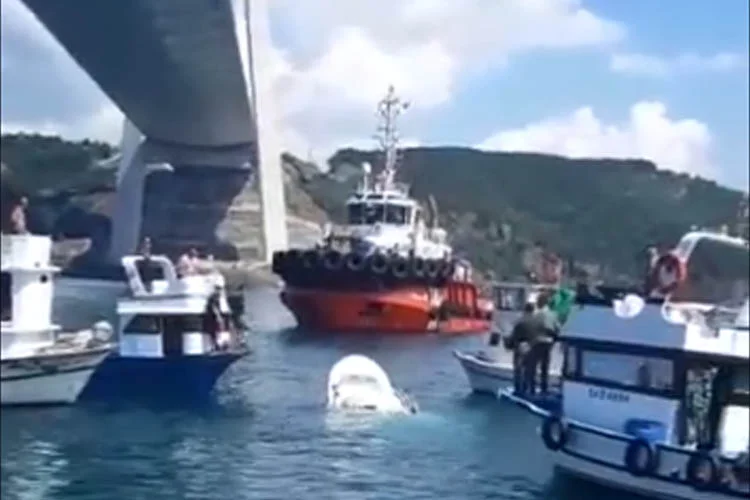 KEGM, Beykoz Poyrazköy açıklarında bir gemi ile teknenin çatıştığını ve