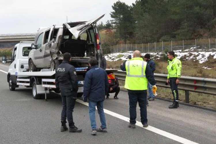 Beykoz Baklacı'da duran otomobile arkadan çarpan otomobilin sürücüsü Ayberk T.