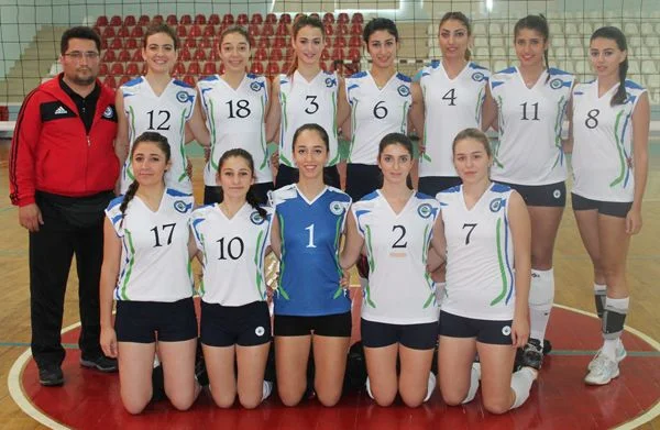 Kocaeli Üniversitesi ile İzmit Hasan Gemici Spor Salonu’nda mücadeleye çıkan