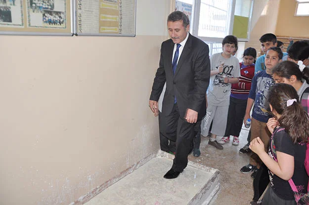 Tokatköy Ortaokulu'nda gerçekleştirilen TÜBİTAK Bilim Fuarı'nda öğrenciler, harikalar yarattı.