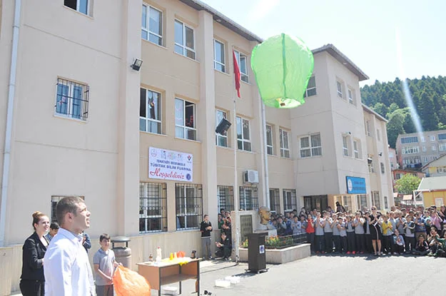 Müdür Bozbay, Beykoz'da su üstünde yürüdü! 4 bil yb2YyRDfdo