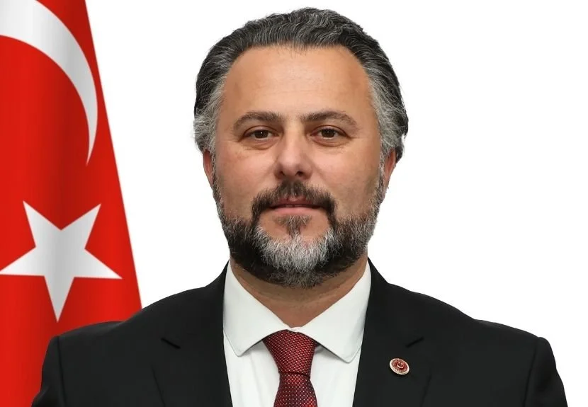 Beykoz Belediyesi Başkan Yardımcısı Bilgehan Murat Miniç, bir güvenlik görevlisiyle