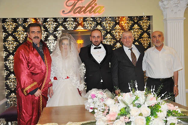 Her ikisi de aslen Rizeli olan damat ve gelininin nikahlarını